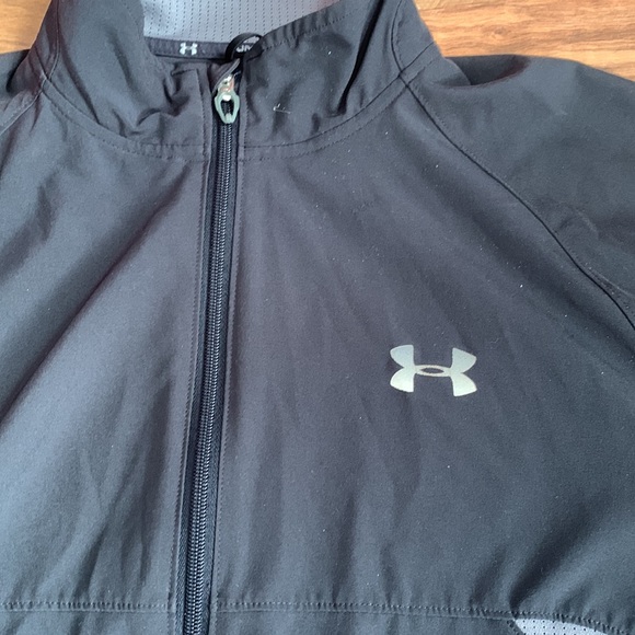 Mens Under Armour running jacket - Picture 4 of 9